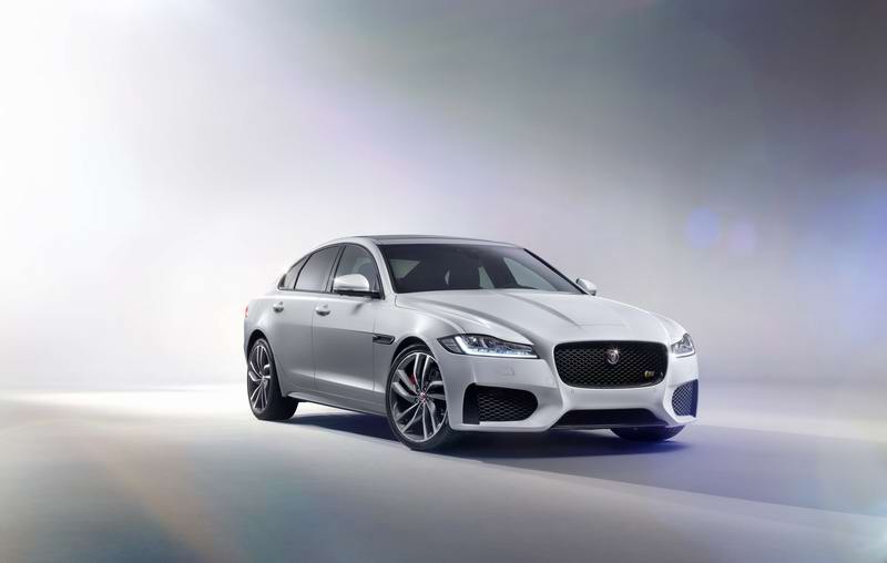 JAGUAR_XF_S_Studio_01.jpg