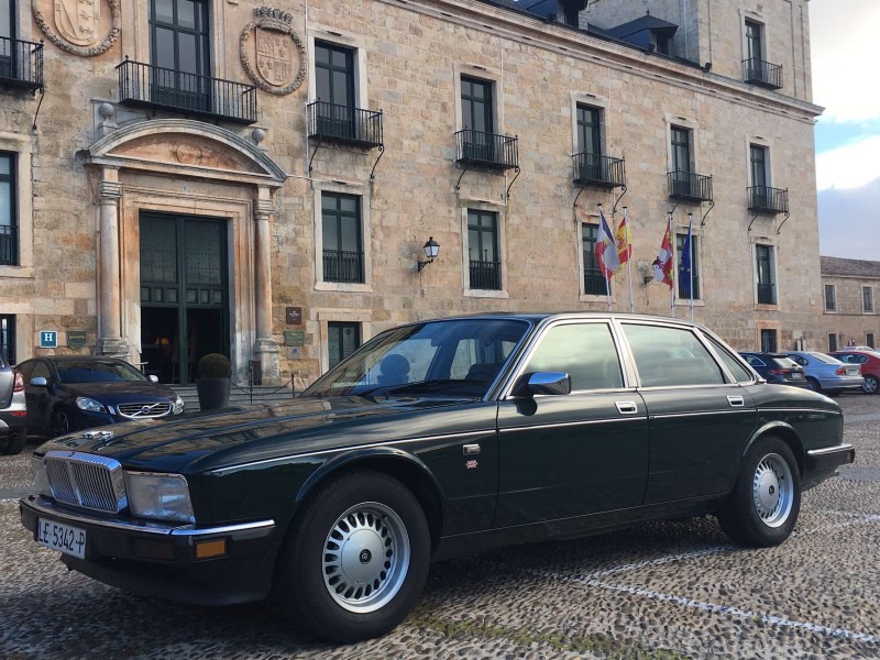 frente al parador de Lerma