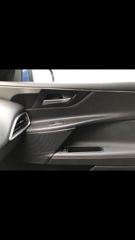 IMG_4463.PNG (852.65 KiB) Visto 30107 veces a ver si os gusta el último detalle que le puse al coche es el embellecedor cromado a lo largo de la puerta