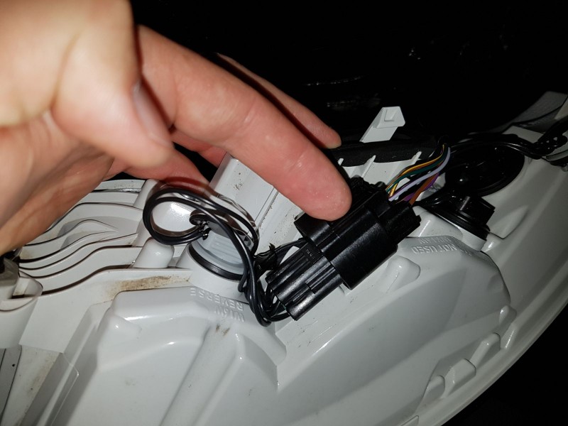 IMG-20170629-WA0013.jpg (145.53 KiB) Visto 36563 veces Foto 12. Pestaña óptica trasera.