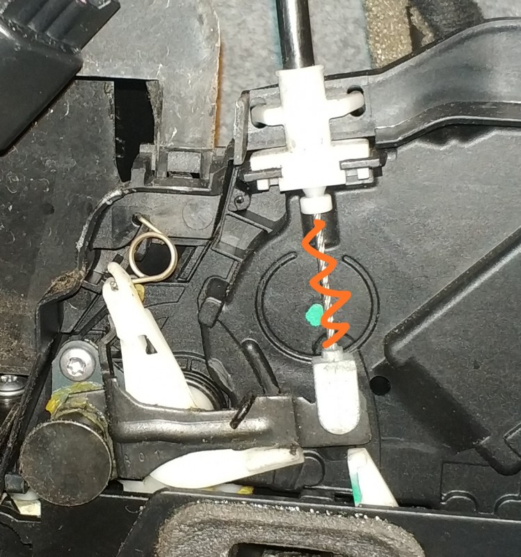 IMG_20181109_120041.jpg (560.65 KiB) Visto 23466 veces He colocado un muelle tipo los de los bolígrafos aquí para que le ayude al retorno