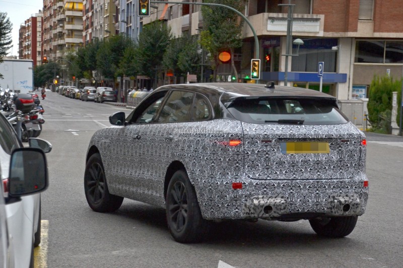 jaguar-f-pace-facelift-spies_7.jpg