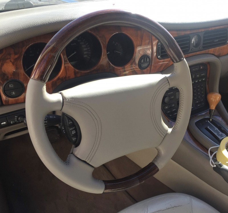 CCF2165F-8476-4531-9C78-AEA6080355A9.jpeg (989.89 KiB) Visto 12724 veces A ver si así se ve mejor el volante, ya que no me di cuenta cuando saqué la foto