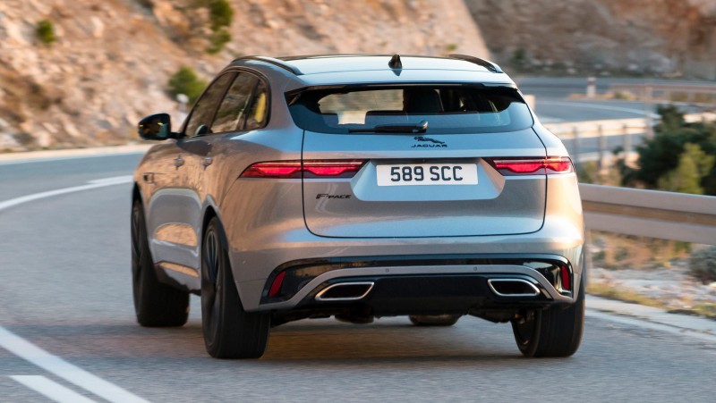 New Jaguar F-Pace facelift-4.jpg