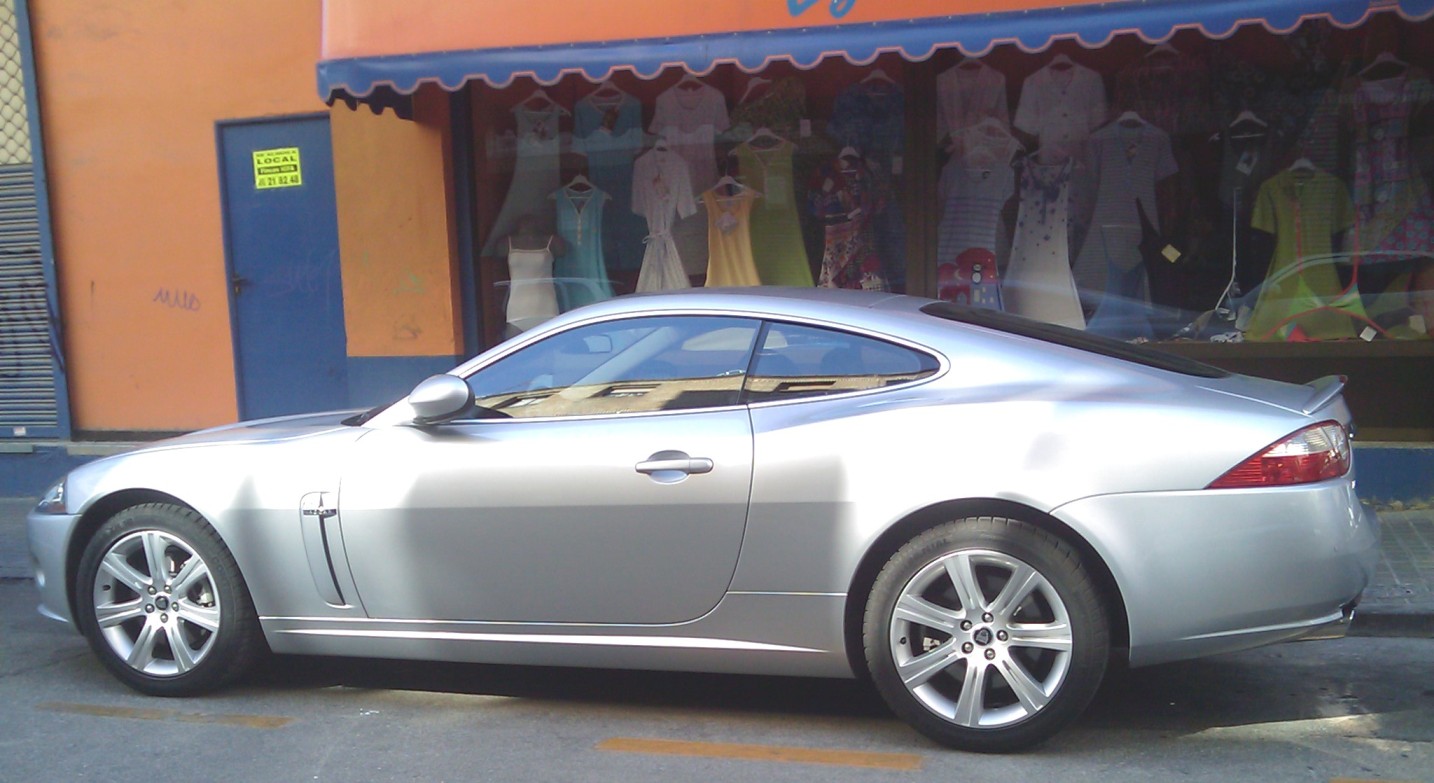 JAGUAR XK8-4.jpg
